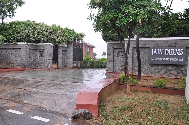 Jain Farms Hotel Gurgaon Exterior photo